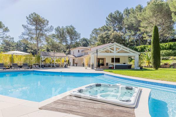 MOUGINS DOMAINE SECURISE : VILLA FAMILIALE 7 CHAMBRES