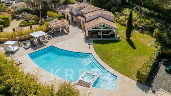 MOUGINS DOMAINE SECURISE : VILLA FAMILIALE 7 CHAMBRES