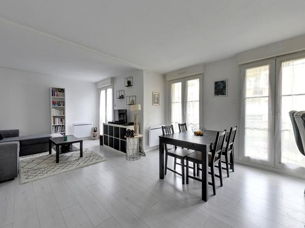 Vente exclusivité quartier mairie Appartement Pontault Combault 2 pièces 47.75 m2 - deux balcons - un box