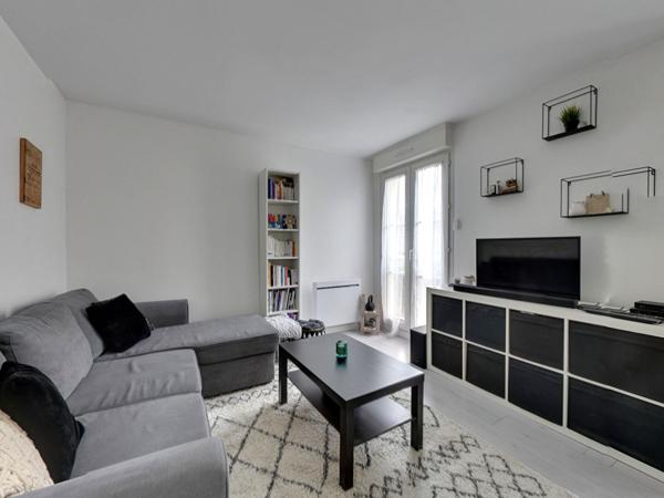 Vente exclusivité quartier mairie Appartement Pontault Combault 2 pièces 47.75 m2 - deux balcons - un box