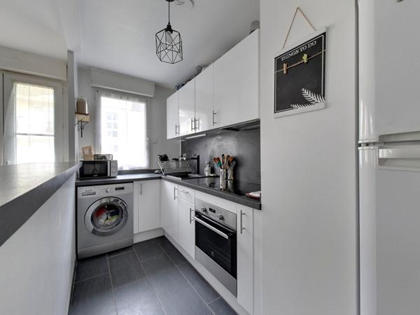 Vente exclusivité quartier mairie Appartement Pontault Combault 2 pièces 47.75 m2 - deux balcons - un box