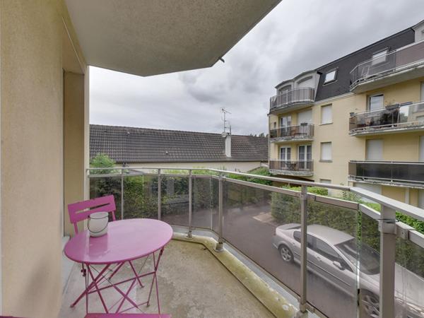 Vente exclusivité quartier mairie Appartement Pontault Combault 2 pièces 47.75 m2 - deux balcons - un box