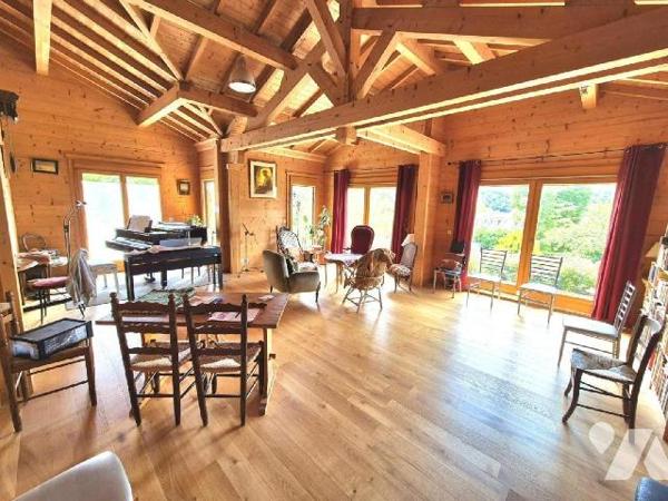 Chalet lumineux et chaleureux à Lignerolles
Niché au coeur de la charmante ville de Lignerolle...