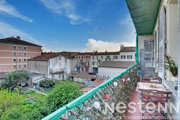 A VENDRE A DRAGUIGNAN SUPERBE APPARTEMENT T3 SPACIEUX de 100 m² en centre ville