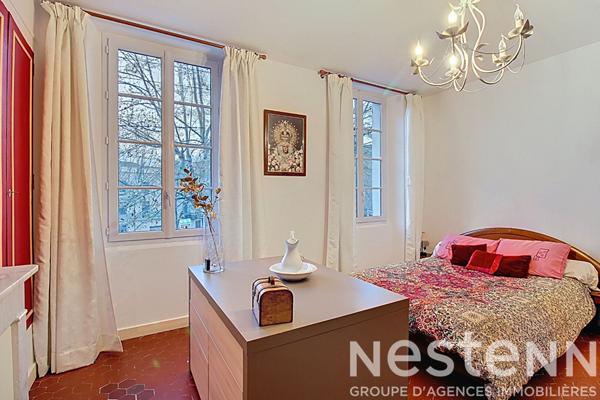 A VENDRE A DRAGUIGNAN SUPERBE APPARTEMENT T3 SPACIEUX de 100 m² en centre ville