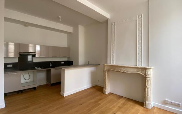 Appartement à vendre    3 pièces • 66,51 m2 Bordeaux