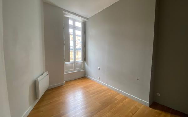 Appartement à vendre    3 pièces • 66,51 m2 Bordeaux