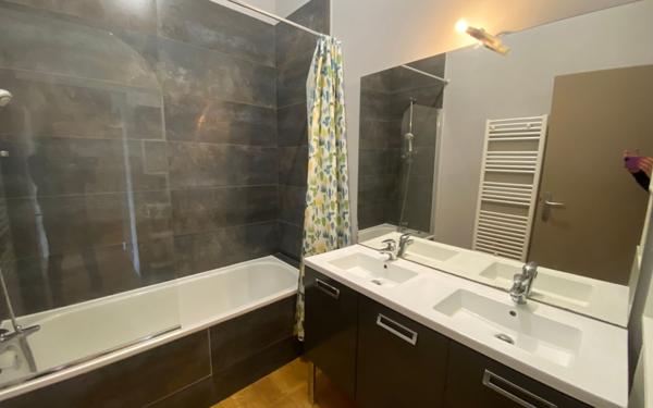 Appartement à vendre    3 pièces • 66,51 m2 Bordeaux