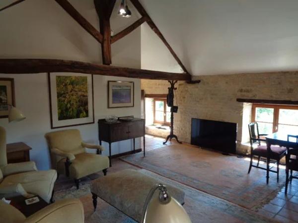 Charmant appartement de caractère d'une chambre avec piscine commune enterrée