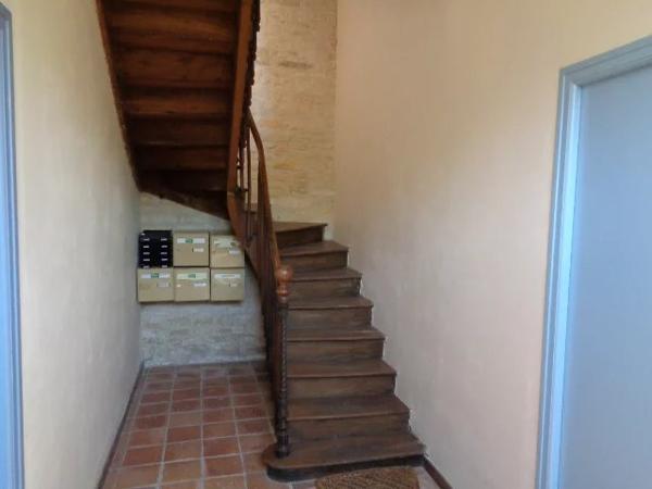 Charmant appartement de caractère d'une chambre avec piscine commune enterrée