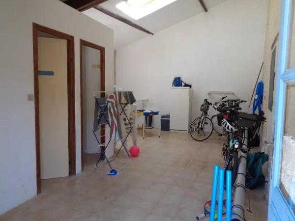 Charmant appartement de caractère d'une chambre avec piscine commune enterrée