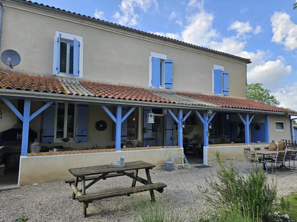 Complexe de glamping sur plus de 5 hectares avec étang
