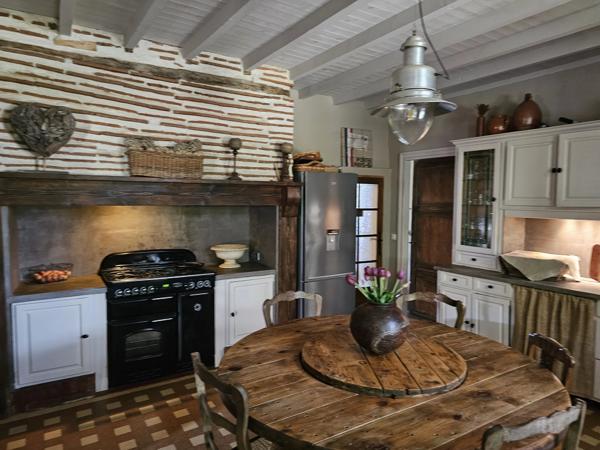 Complexe de glamping sur plus de 5 hectares avec étang