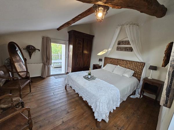 Complexe de glamping sur plus de 5 hectares avec étang