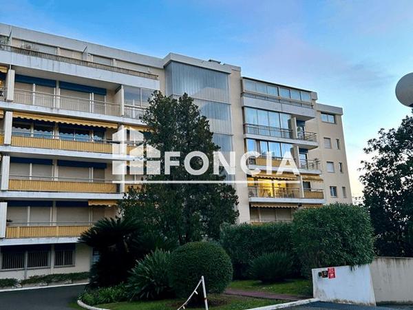 Location Studio 30.57 m² - LE TRIDENT Cannes La Bocca 06150