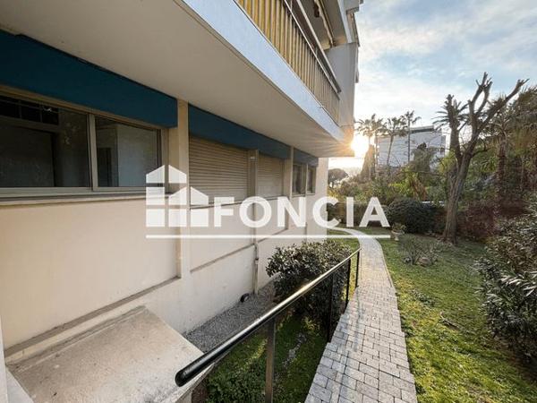 Location Studio 30.57 m² - LE TRIDENT Cannes La Bocca 06150