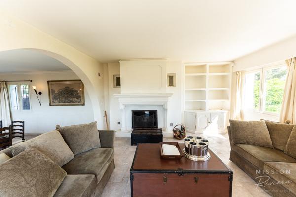 Nice (06200) Villa de 6 chambres dans les collines de Fabron, à Nice, avec piscine, garage et annexe