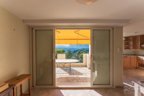 Nice (06200) Villa de 6 chambres dans les collines de Fabron, à Nice, avec piscine, garage et annexe