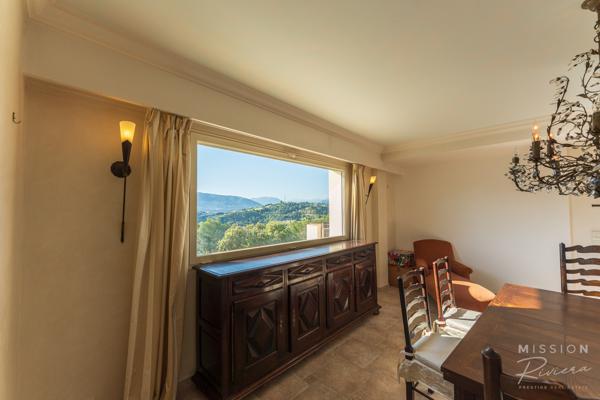 Nice (06200) Villa de 6 chambres dans les collines de Fabron, à Nice, avec piscine, garage et annexe