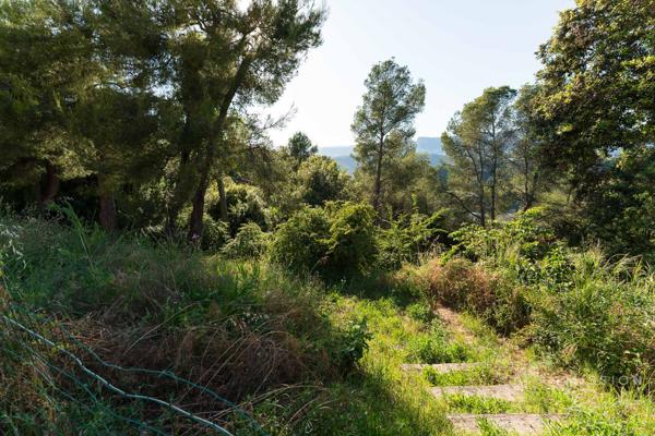 Nice (06200) Villa de 6 chambres dans les collines de Fabron, à Nice, avec piscine, garage et annexe