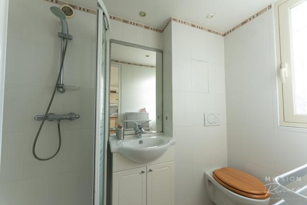 Nice (06200) Villa de 6 chambres dans les collines de Fabron, à Nice, avec piscine, garage et annexe