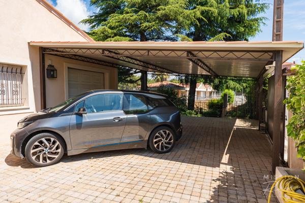 Nice (06200) Villa de 6 chambres dans les collines de Fabron, à Nice, avec piscine, garage et annexe