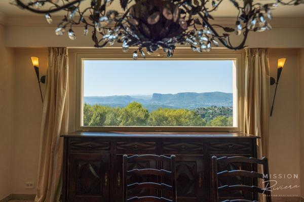 Nice (06200) Villa de 6 chambres dans les collines de Fabron, à Nice, avec piscine, garage et annexe