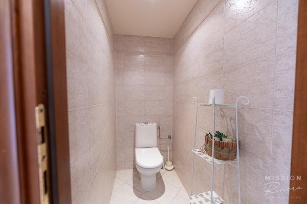 Nice (06200) Villa de 6 chambres dans les collines de Fabron, à Nice, avec piscine, garage et annexe