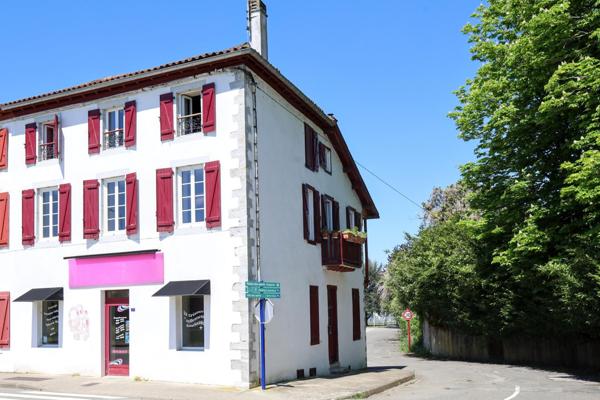 Maison de ville, 165 m², 4 chambres, local commercial