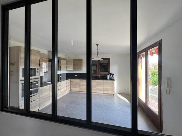 MAISON D'EXCEPTION 247 M²  5 CHAMBRES PISCINE  A RENOVER 3000 M² ERRAIN A LURE