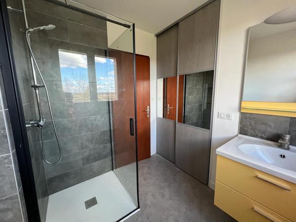 MAISON D'EXCEPTION 247 M²  5 CHAMBRES PISCINE  A RENOVER 3000 M² ERRAIN A LURE