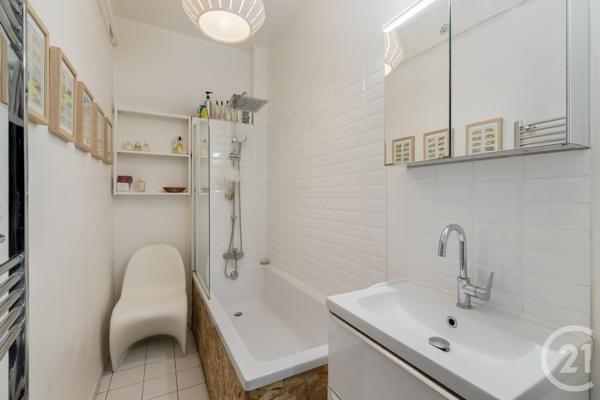 Appartement F4 à vendre  4 pièces - 103,11 m 2   PARIS  - 75009