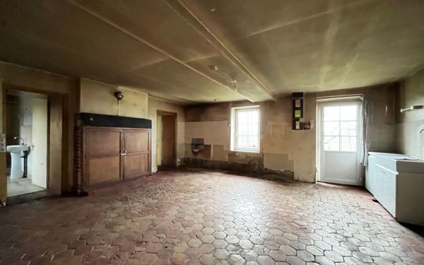 Maison à vendre    2 pièces •  Semallé