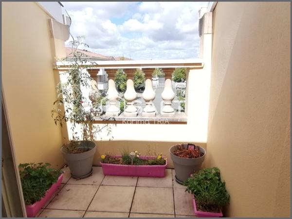 Appartement duplex 2 pièces avec terrasse, balcon, piscine et parking