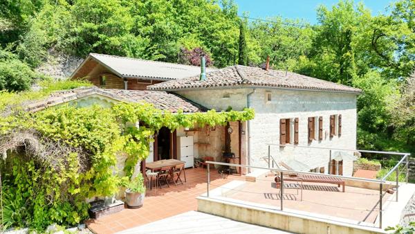 Vente maison 180 m² 8 Pièces Montaigu-de-Quercy