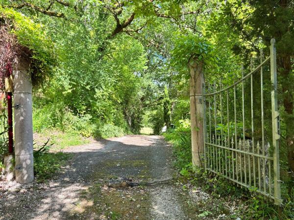 Vente maison 180 m² 8 Pièces Montaigu-de-Quercy