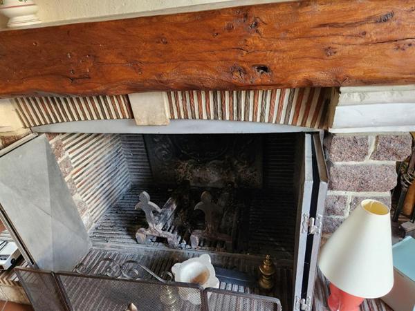 es - sur 1.200 m2 de terrain plat - Prix : 233.000