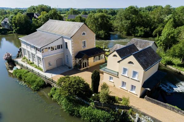 Vente                                                      Maison
                        
                     5 pièces                      350 m2                     à Montval-sur-Loir
