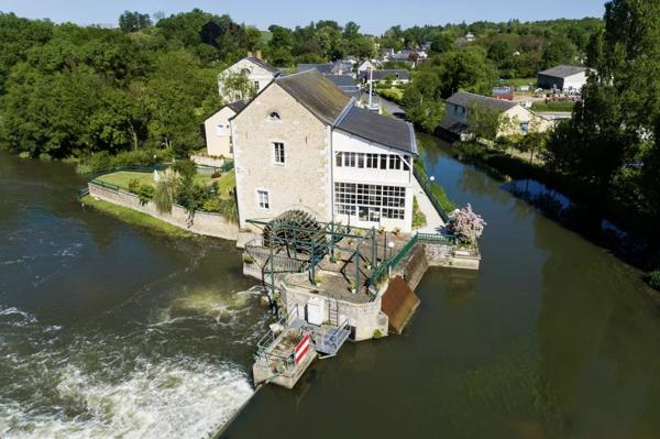 Vente                                                      Maison
                        
                     5 pièces                      350 m2                     à Montval-sur-Loir