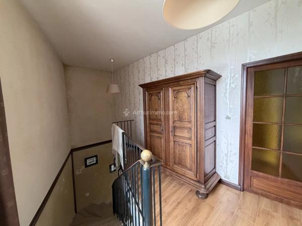 Vente                                                      Maison
                        
                     5 pièces                      350 m2                     à Montval-sur-Loir
