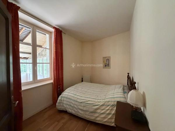 Vente                                                      Maison
                        
                     5 pièces                      350 m2                     à Montval-sur-Loir