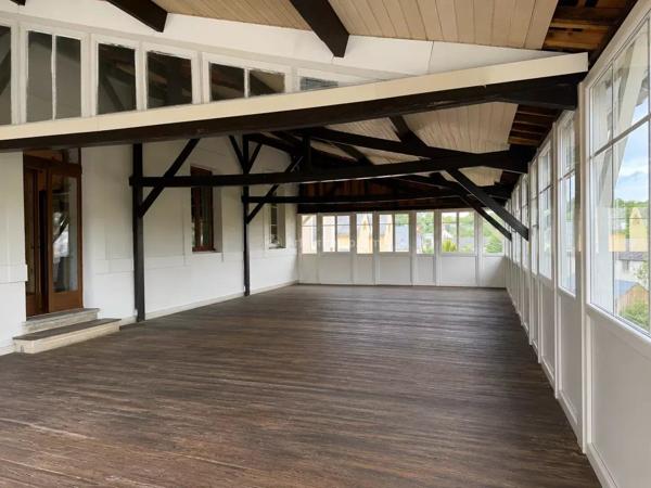 Vente                                                      Maison
                        
                     5 pièces                      350 m2                     à Montval-sur-Loir