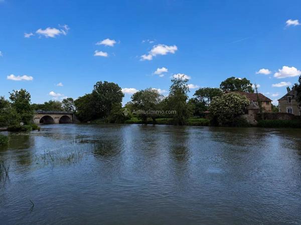 Vente                                                      Maison
                        
                     5 pièces                      350 m2                     à Montval-sur-Loir