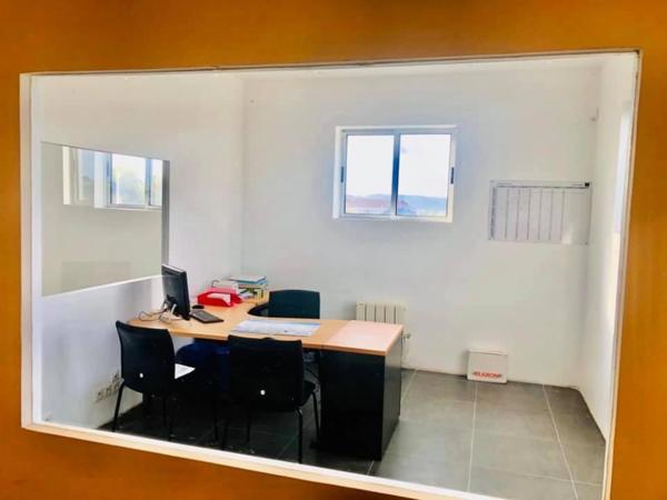 Dpt Yvelines (78), à louer FRENEUSE BUREAUX - Plain pied