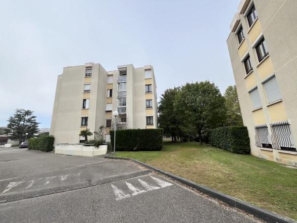 Appartement à vendre |  Saint-Priest |  3 pièces | 82 m²