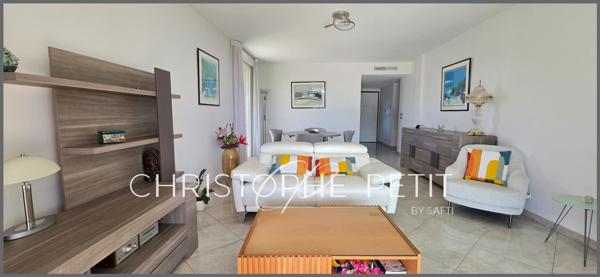 Magnifique 4 pièces de 100m² avec terrasse de 42m² sud et vue mer, garage et cave