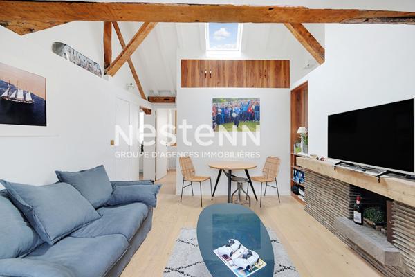 SAINT-GERMAIN-DES-PRÉS - L'EXCEPTIONNEL ! Splendide 2 Pièces Dernier Étage - Séjour Cathédrale, Poutres & Cheminée