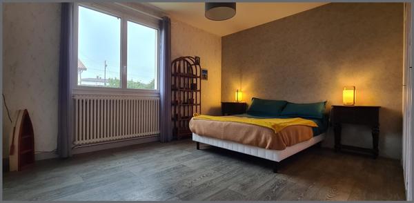 Maison à BRESSUIRE, 79300 - 5 pièces 95m²