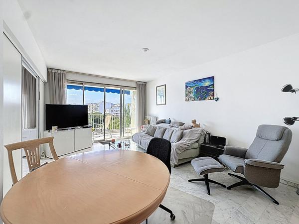 Appartement 3 pièces lumineux avec vue mer à Juan-les-Pins