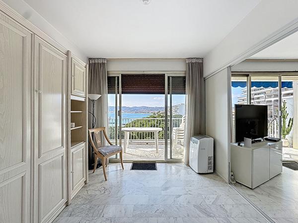 Appartement 3 pièces lumineux avec vue mer à Juan-les-Pins